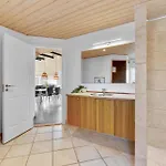 With Fireplace 10 רינגקובינג