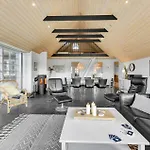 בית נופש With Fireplace 10