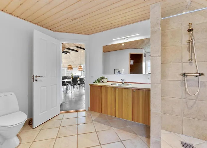 With Fireplace 10 רינגקובינג